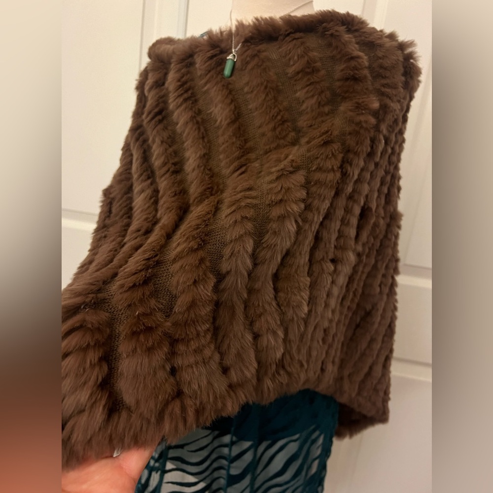 🤎 Fur Poncho (100% Rabbit) - Picture 5 of 9